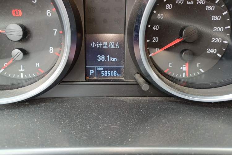 Used Haval H6 2015 Sport Edition 1.5T Automatic Two-Wheel Drive Luxury Model Odometer Close Up