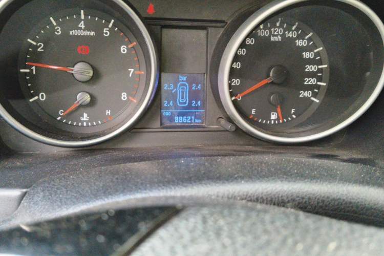 Used Haval H6 2015 Upgraded Model 1.5T Manual Two-Wheel Drive Elite Version Odometer Close Up