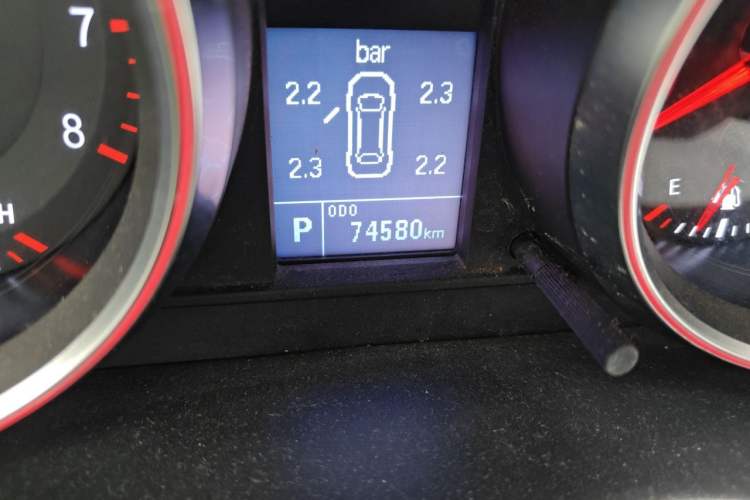 Used Haval H6 2015 Sport Edition 1.5T Automatic Two-Wheel Drive Luxury Model Odometer Close Up