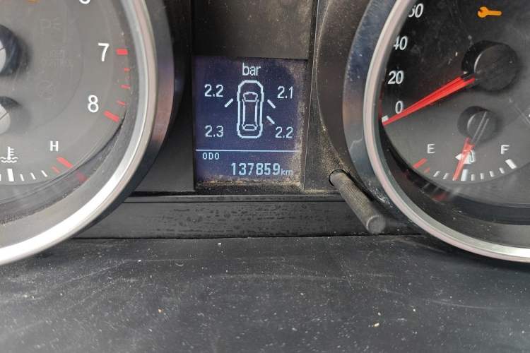 Used Haval H6 2015 Revised Version Sport Edition 1.5T Manual Transmission Two-Wheel Drive Elite Grade Odometer Close Up
