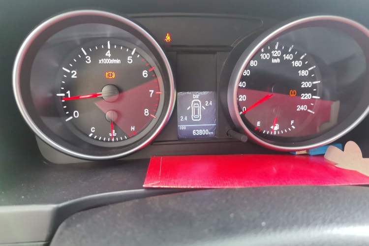 Used Haval H6 2015 Upgraded Model 1.5T Manual Two-Wheel Drive Elite Version Odometer Close Up
