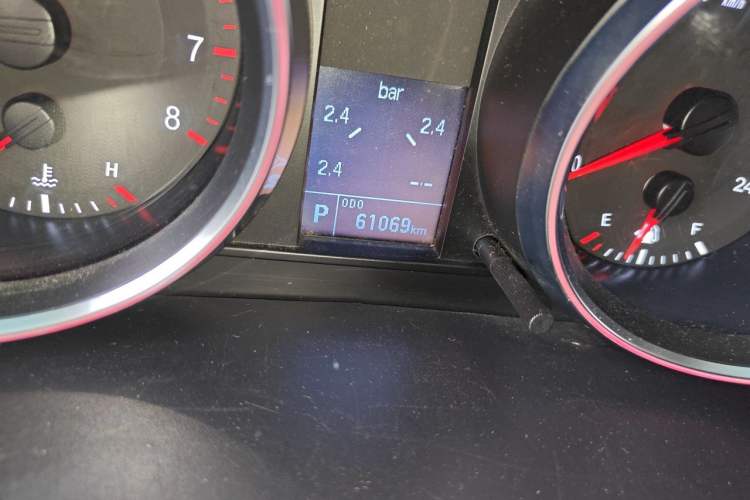 Used Haval H6 2015 Sport Edition 1.5T Automatic Two-Wheel Drive Luxury Model Odometer Close Up