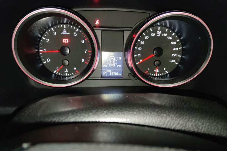 Used Haval H6 2015 Sport Edition 1.5T Automatic Two-Wheel Drive Luxury Model Odometer Close Up