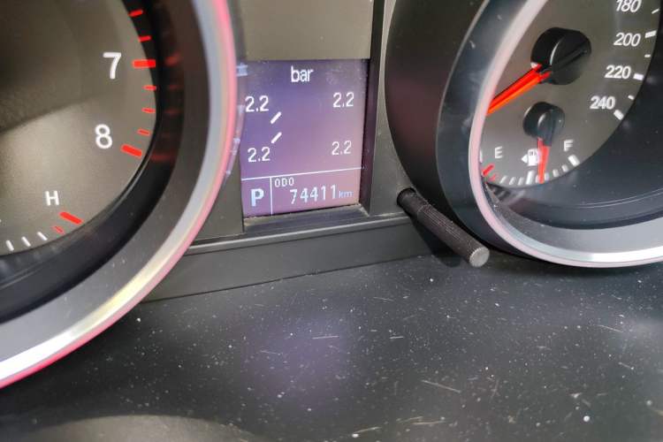 Used Haval H6 2015 Sport Edition 1.5T Automatic Two-Wheel Drive Luxury Model Odometer Close Up