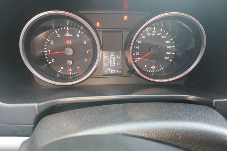 Used Haval H6 2015 Sport Edition 1.5T Automatic Two-Wheel Drive Luxury Model Odometer Close Up
