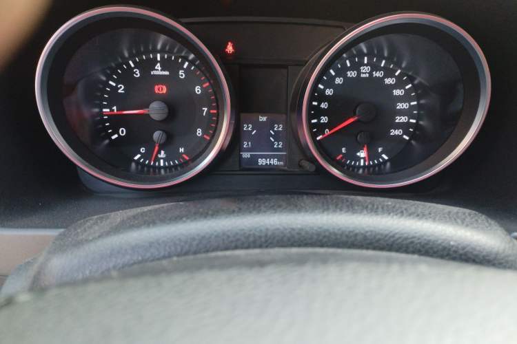 Used Haval H6 2015 Revised Version Sport Edition 1.5T Manual Transmission Two-Wheel Drive Elite Grade Odometer Close Up