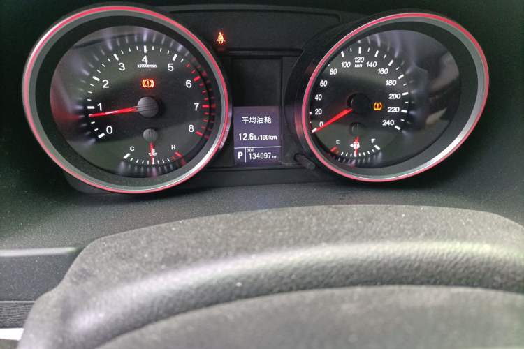 Used Haval H6 2015 Sport Edition 1.5T Automatic Two-Wheel Drive Luxury Model Odometer Close Up