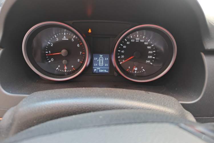 Used Haval H6 2015 Sport Edition 1.5T Automatic Two-Wheel Drive Luxury Model Odometer Close Up