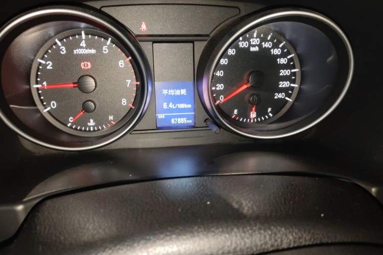 Used Haval H6 2015 Sport Edition 1.5T Manual Two-Wheel Drive Elite Model Odometer Close Up