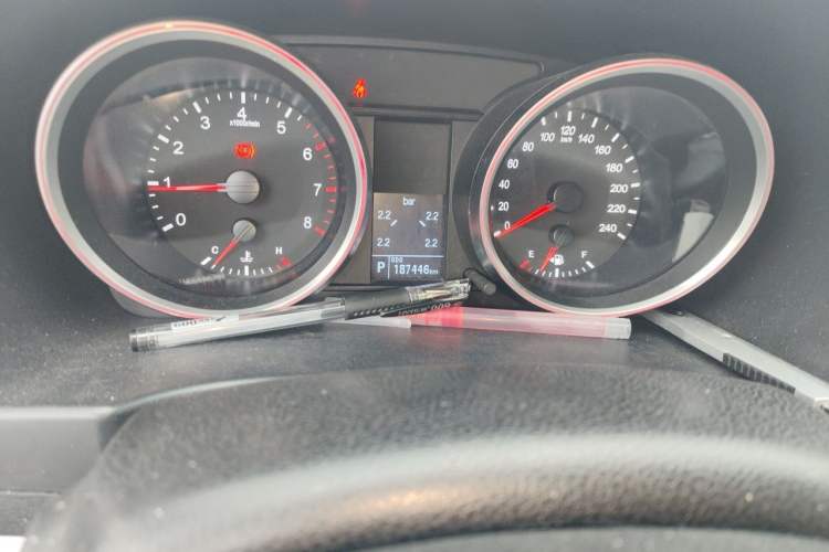 Used Haval H6 2015 Sport Edition 1.5T Automatic Two-Wheel Drive Luxury Model Odometer Close Up