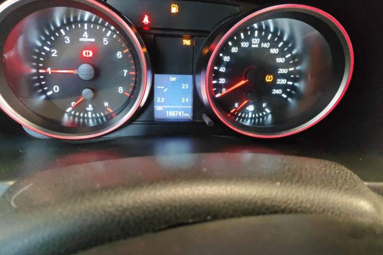 Used Haval H6 2015 Revised Version Sport Edition 1.5T Manual Transmission Two-Wheel Drive Elite Grade Odometer Close Up