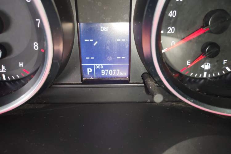 Used Haval H6 2015 Sport Edition 1.5T Automatic Two-Wheel Drive Luxury Model Odometer Close Up