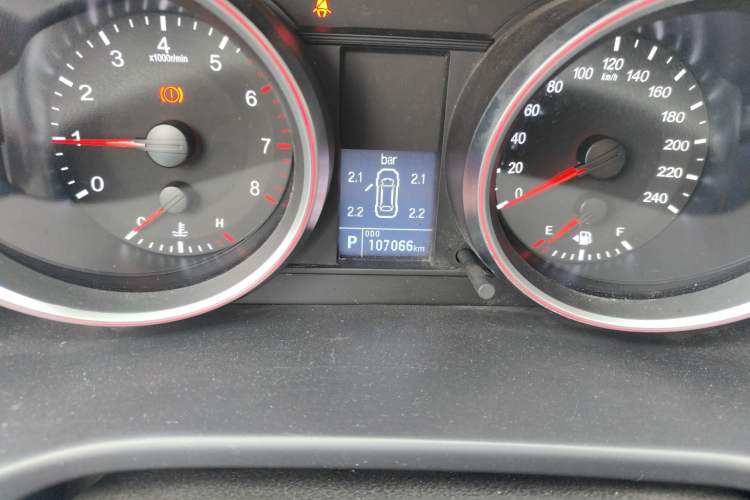 Used Haval H6 2015 Sport Edition 1.5T Automatic Two-Wheel Drive Luxury Model Odometer Close Up