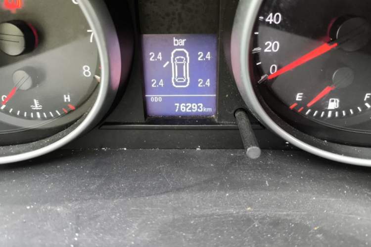 Used Haval H6 2015 Upgraded Model 1.5T Manual Two-Wheel Drive Elite Version Odometer Close Up