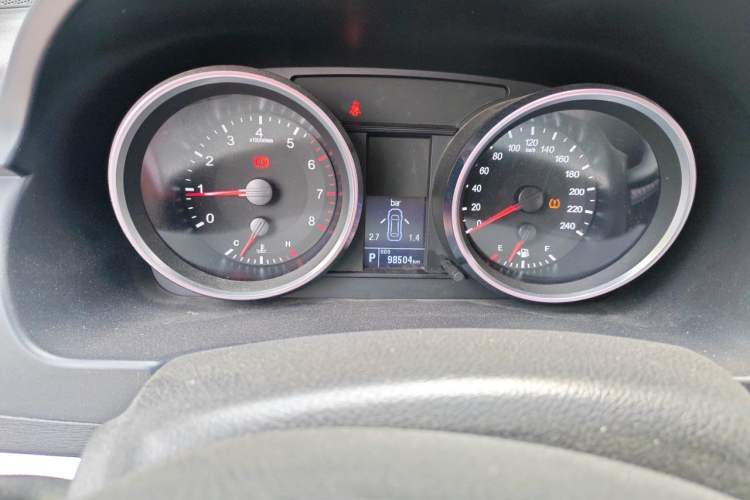 Used Haval H6 2015 Sport Edition 1.5T Automatic Two-Wheel Drive Luxury Model Odometer Close Up