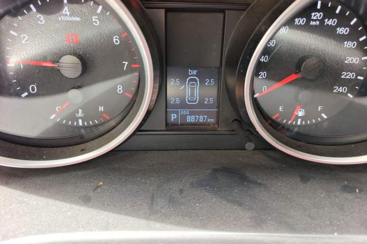Used Haval H6 2015 Sport Edition 1.5T Automatic Two-Wheel Drive Luxury Model Odometer Close Up