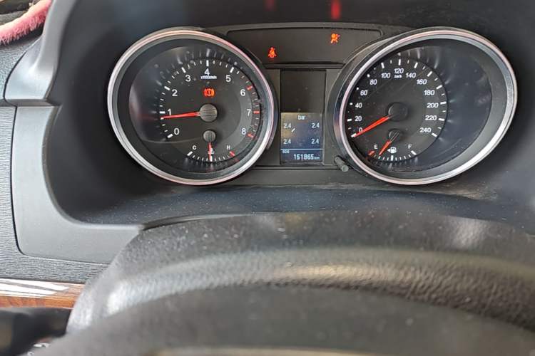 Used Haval H6 2015 Revised Version Sport Edition 1.5T Manual Transmission Two-Wheel Drive Elite Grade Odometer Close Up
