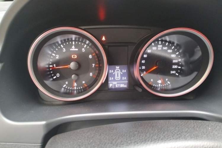 Used Haval H6 2015 Sport Edition 1.5T Automatic Two-Wheel Drive Luxury Model Odometer Close Up