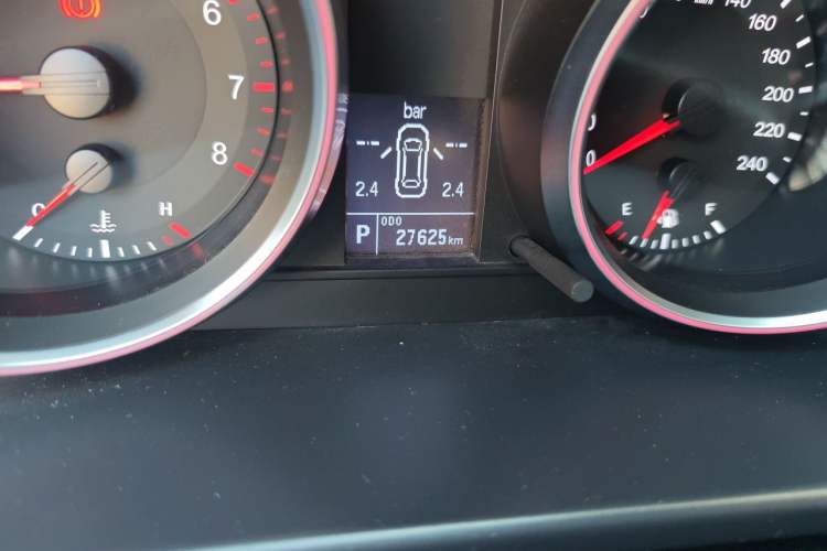 Used Haval H6 2015 Sport Edition 1.5T Automatic Two-Wheel Drive Luxury Model Odometer Close Up