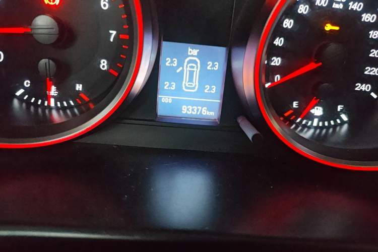Used Haval H6 2015 Revised Version Sport Edition 1.5T Manual Transmission Two-Wheel Drive Elite Grade Odometer Close Up