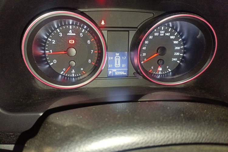 Used Haval H6 2015 Sport Edition 1.5T Automatic Two-Wheel Drive Luxury Model Odometer Close Up