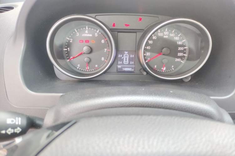 Used Haval H6 2015 Upgraded Model 1.5T Manual Two-Wheel Drive Elite Version Odometer Close Up