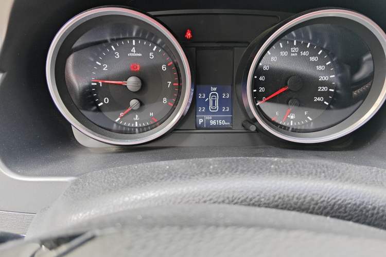 Used Haval H6 2015 Sport Edition 1.5T Automatic Two-Wheel Drive Luxury Model Odometer Close Up