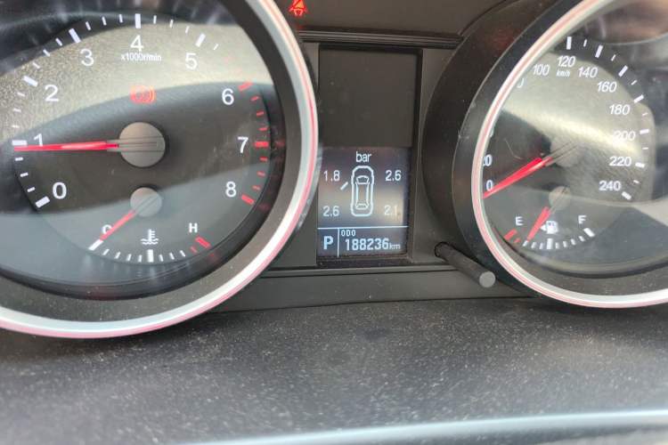 Used Haval H6 2015 Sport Edition 1.5T Automatic Two-Wheel Drive Luxury Model Odometer Close Up