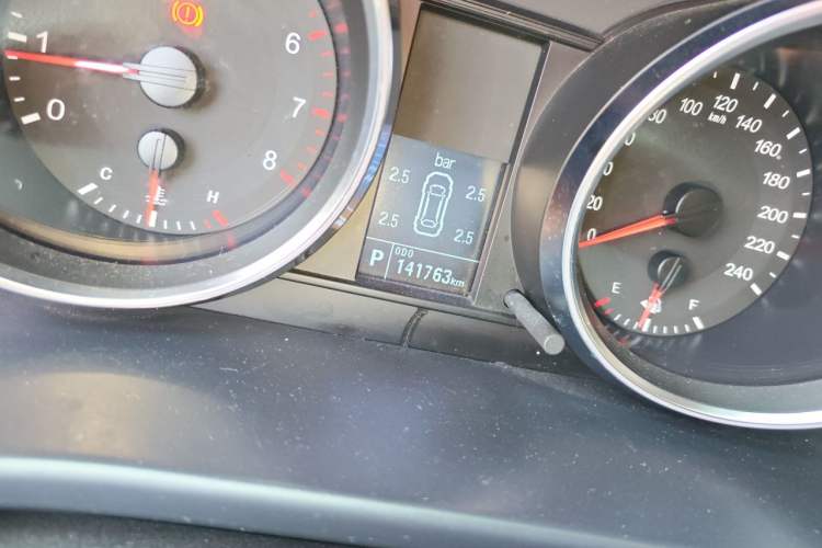 Used Haval H6 2015 Sport Edition 1.5T Automatic Two-Wheel Drive Luxury Model Odometer Close Up