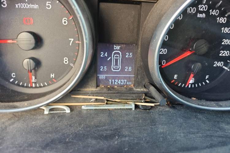 Used Haval H6 2015 Upgraded Model 1.5T Manual Two-Wheel Drive Elite Version Odometer Close Up