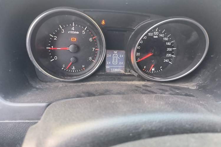 Used Haval H6 2015 Upgraded Model 1.5T Manual Two-Wheel Drive Elite Version Odometer Close Up