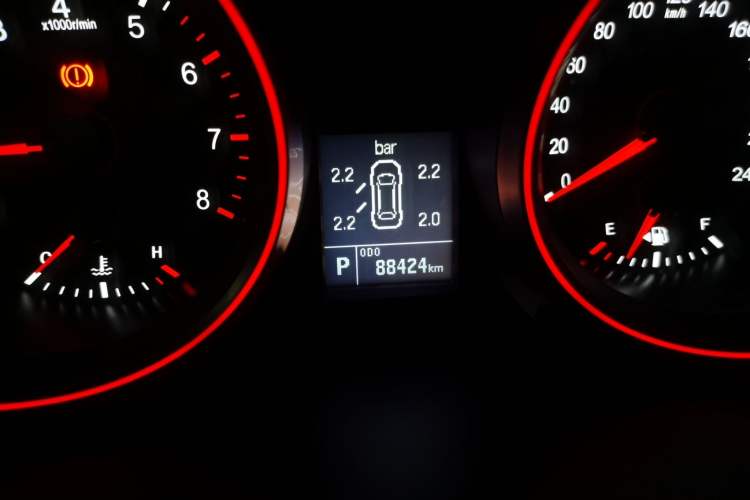 Used Haval H6 2015 Sport Edition 1.5T Automatic Two-Wheel Drive Luxury Model Odometer Close Up