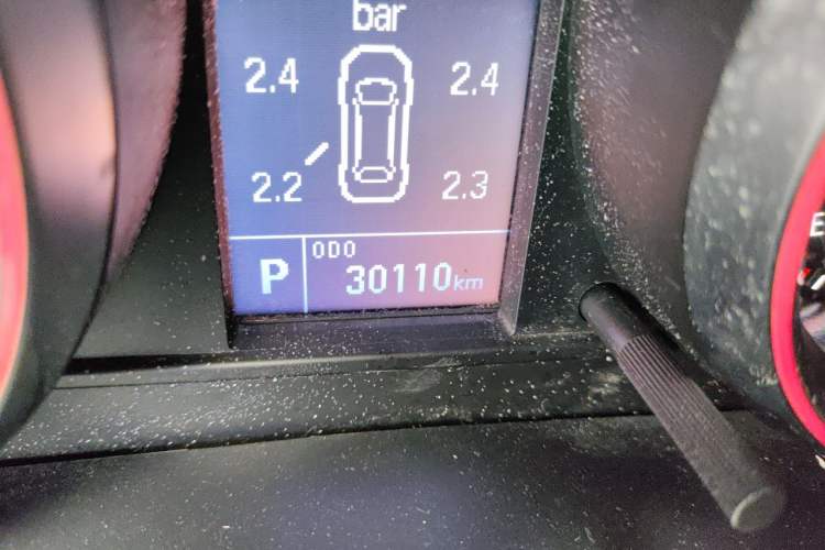 Used Haval H6 2015 Sport Edition 1.5T Automatic Two-Wheel Drive Luxury Model Odometer Close Up