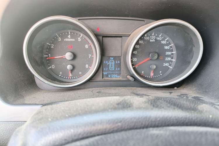 Used Haval H6 2015 Upgraded Model 1.5T Manual Two-Wheel Drive Elite Version Odometer Close Up