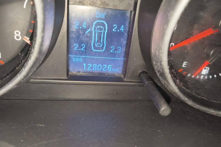Used Haval H6 2015 Upgraded Model 1.5T Manual Two-Wheel Drive Elite Version Odometer Close Up