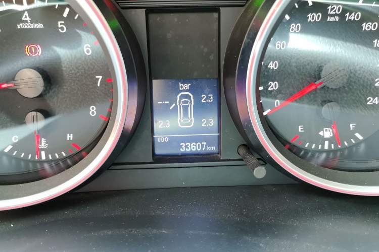 Used Haval H6 2015 Revised Version Sport Edition 1.5T Manual Transmission Two-Wheel Drive Elite Grade Odometer Close Up