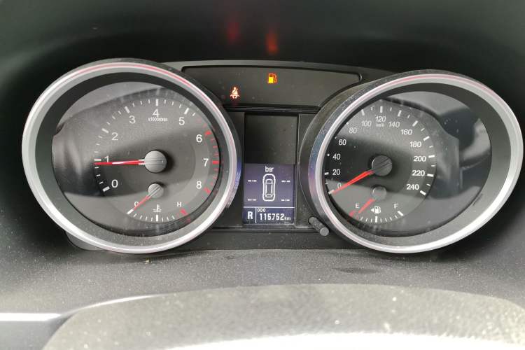 Used Haval H6 2015 Sport Edition 1.5T Automatic Two-Wheel Drive Luxury Model Odometer Close Up