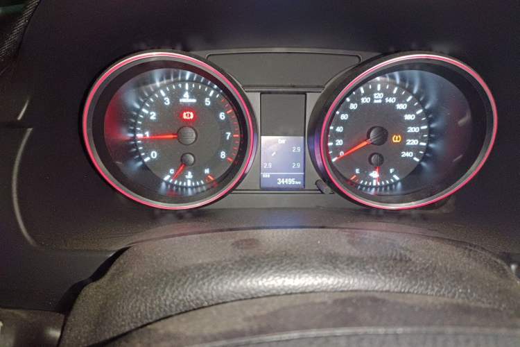 Used Haval H6 2015 Revised Version Sport Edition 1.5T Manual Transmission Two-Wheel Drive Elite Grade Odometer Close Up