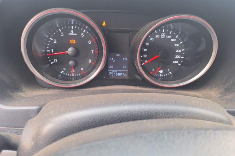 Used Haval H6 2015 Sport Edition 1.5T Automatic Two-Wheel Drive Luxury Model Odometer Close Up