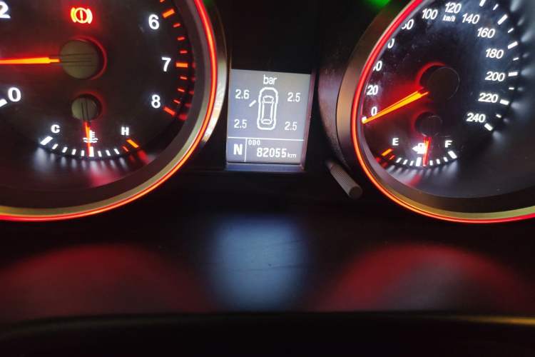 Used Haval H6 2015 Sport Edition 1.5T Automatic Two-Wheel Drive Luxury Model Odometer Close Up