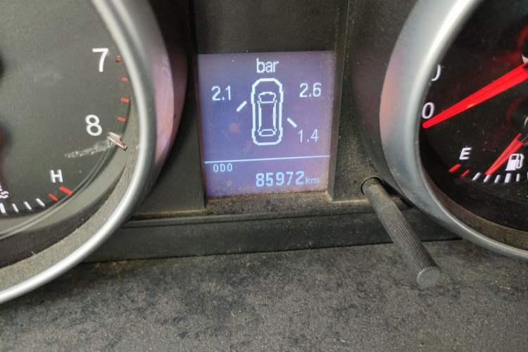 Used Haval H6 2015 Upgraded Model 1.5T Manual Two-Wheel Drive Elite Version Odometer Close Up