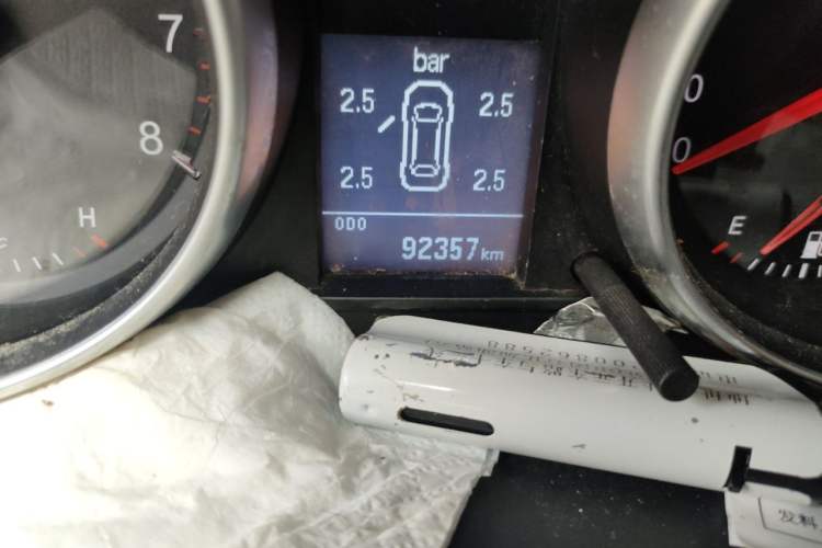 Used Haval H6 2015 Sport Edition 1.5T Manual Two-Wheel Drive Elite Model Odometer Close Up