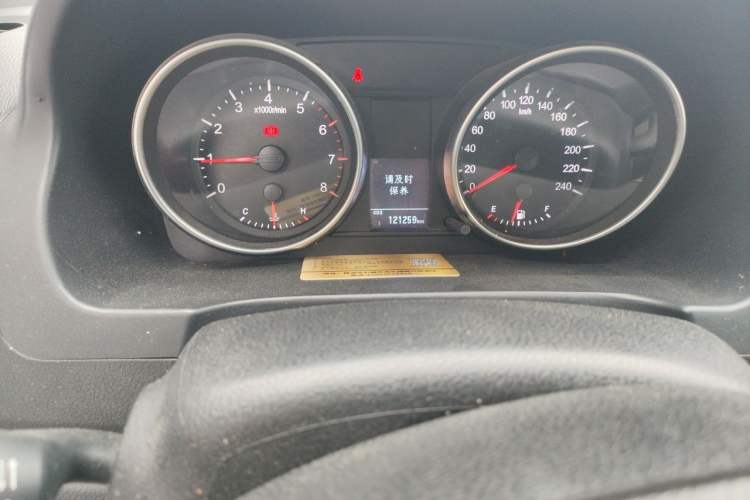 Used Haval H6 2015 Upgraded Model 1.5T Manual Two-Wheel Drive Elite Version Odometer Close Up