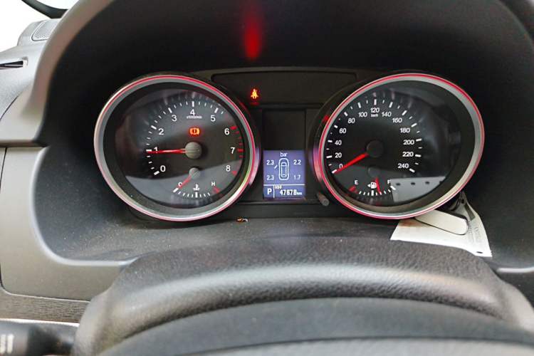 Used Haval H6 2015 Sport Edition 1.5T Automatic Two-Wheel Drive Luxury Model Odometer Close Up