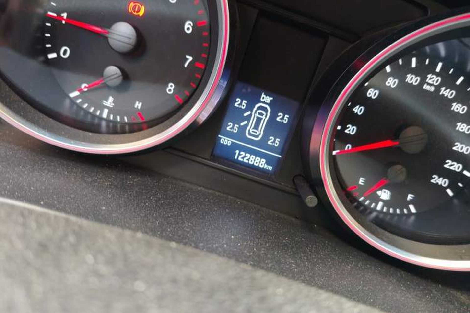 Used Haval H6 2015 Revised Version Sport Edition 1.5T Manual Transmission Two-Wheel Drive Elite Grade Odometer Close Up