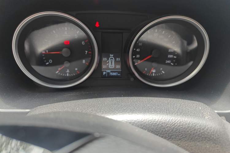 Used Haval H6 2015 Sport Edition 1.5T Automatic Two-Wheel Drive Luxury Model Odometer Close Up