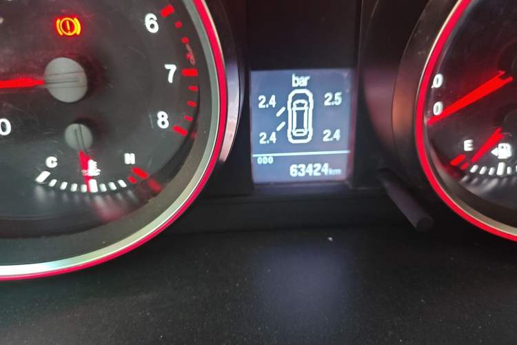 Used Haval H6 2015 Revised Version Sport Edition 1.5T Manual Transmission Two-Wheel Drive Elite Grade Odometer Close Up