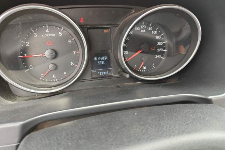 Used Haval H6 2015 Upgraded Model 1.5T Manual Two-Wheel Drive Elite Version Odometer Close Up