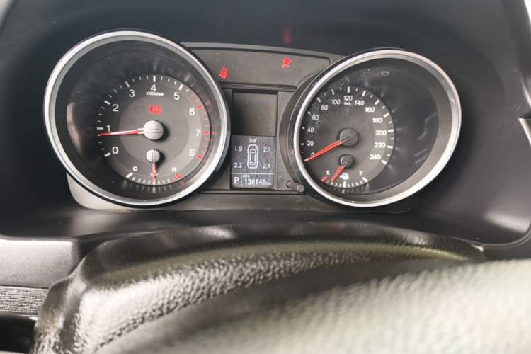 Used Haval H6 2015 Sport Edition 1.5T Automatic Two-Wheel Drive Luxury Model Odometer Close Up