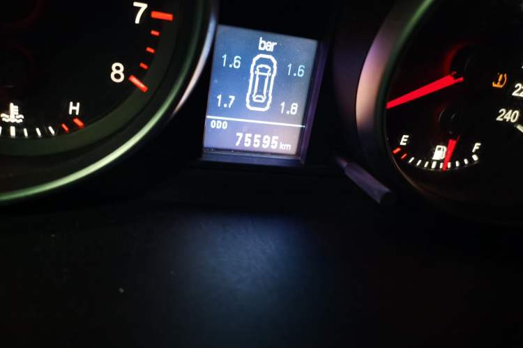 Used Haval H6 2015 Upgraded Model 1.5T Manual Two-Wheel Drive Elite Version Odometer Close Up